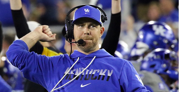 DarrellBird's tweet photo. Sing it Tyler. @UKFootball season has risen from magical to pure phenomenon, and it's different from previous banner years.

https://t.co/38XzCUBZJC https://t.co/4FEZRe2ygp