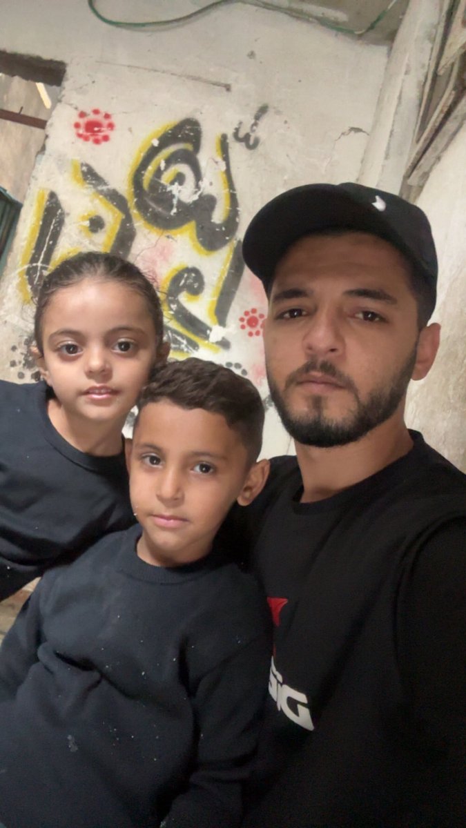 yazanomarrr's tweet photo. My posts today pass by without any attention, as if we don't exist.

If you're passing by... just drop a dot

https://t.co/dZz4mSQXeK https://t.co/DEHmM0X72F