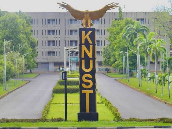 thecrncampus's tweet photo. 👀 Heads up 👀

KNUST has allowed students with outstanding courses to register up to two trailed courses alongside their regular first-semester courses in the 2026/2027 academic year, following approval by the Academic Board.

Stay with @theCRNcampus for more updates. https://t.co/7qCNYPHcvp