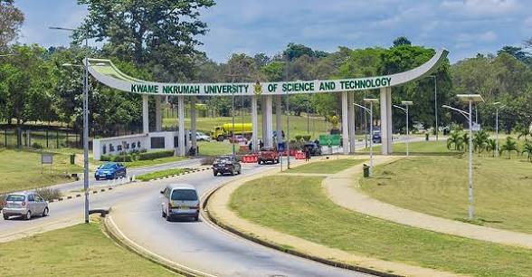 thecrncampus's tweet photo. 👀 Heads up 👀

KNUST has allowed students with outstanding courses to register up to two trailed courses alongside their regular first-semester courses in the 2026/2027 academic year, following approval by the Academic Board.

Stay with @theCRNcampus for more updates. https://t.co/7qCNYPHcvp