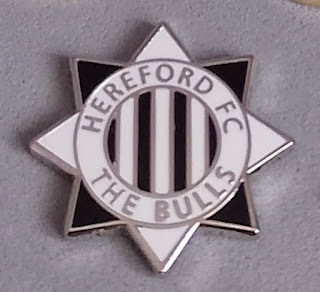 BullsNewsBlog's tweet photo. Badges On Sale At Telford Match https://t.co/avlRmoKDWA https://t.co/6t8QMxBYm6