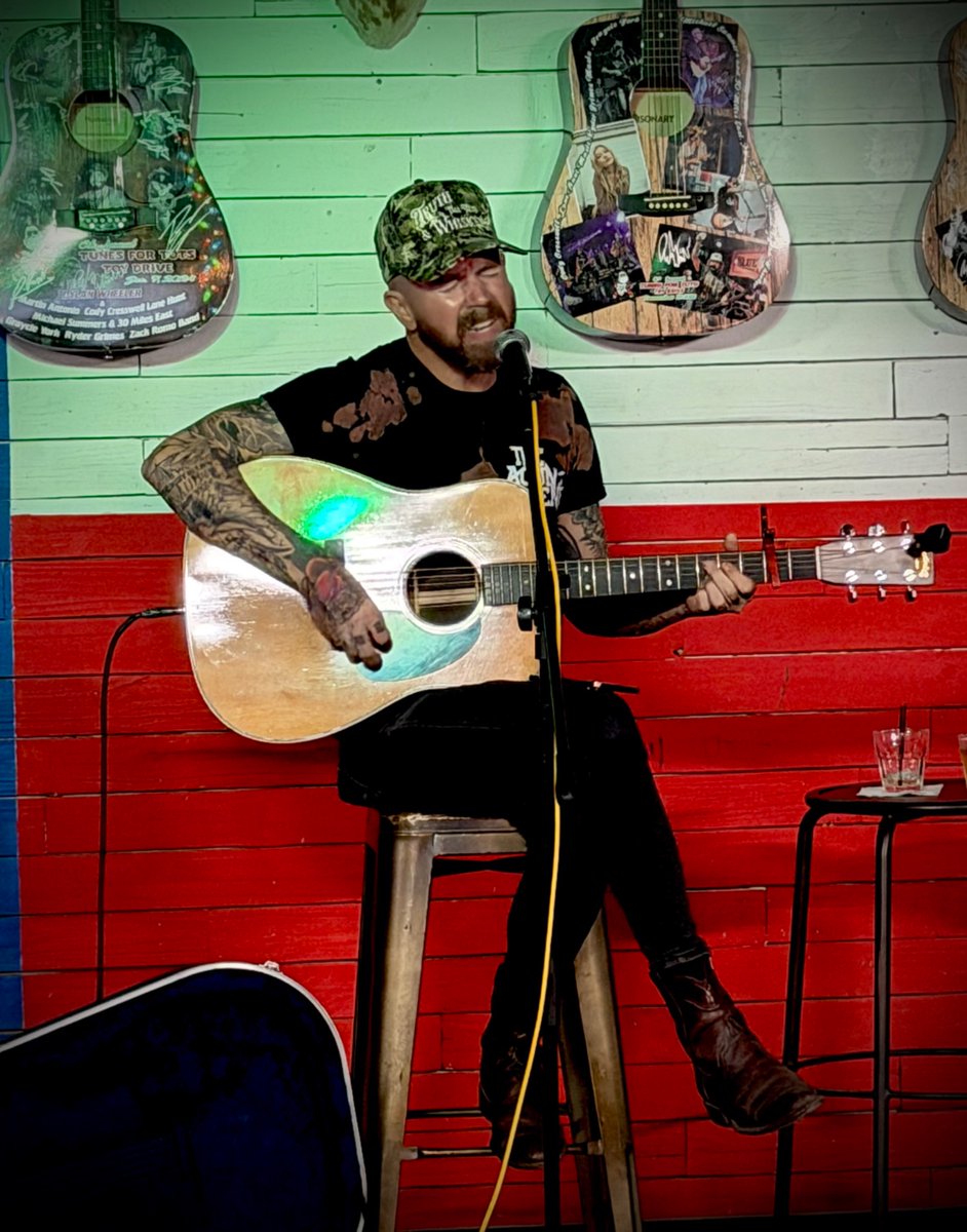BrandonCallies's tweet photo. Meet me at @SweetwaterGrilI at 2:00 today. Let’s get a Sunday fun day going!
.
.
.
#brandoncallies #indieinfusedamericana #singersongwriter #altfolk #yallternative https://t.co/yxgIKTBRJE