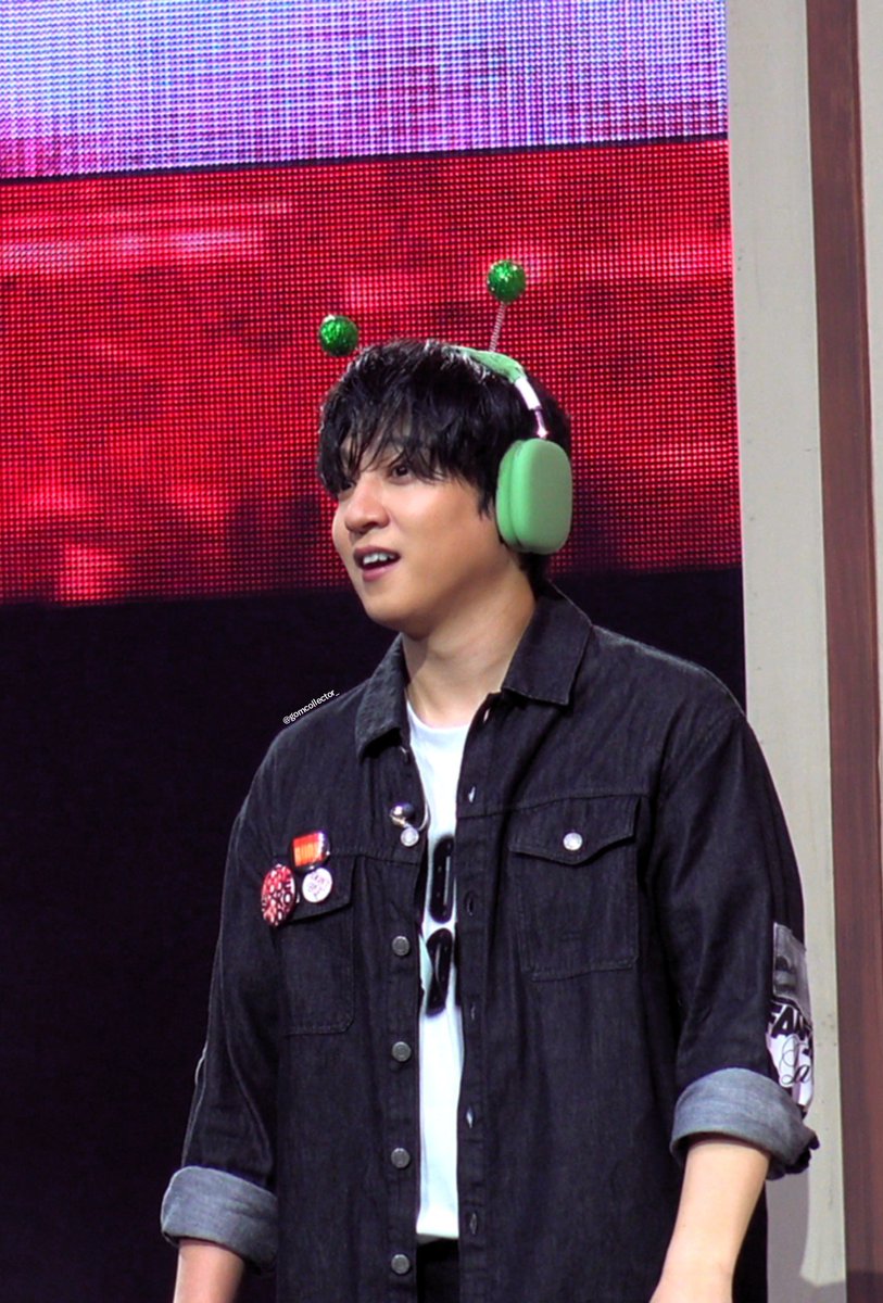 gomcollector_'s tweet photo. 주말 이틀 동안 데이식스 보니까 너무 행복했다!!!
열심히 준비한게 느껴져서 진짜 너무 재밌었고 몸도 지치고 정리할 것들 투성이지만 이 사랑과 행복이 가득했던 순간들을 기억하며 또 벅뚜벅뚜 살아가야지~ 사랑해🫰 https://t.co/BsnIFIEYI3