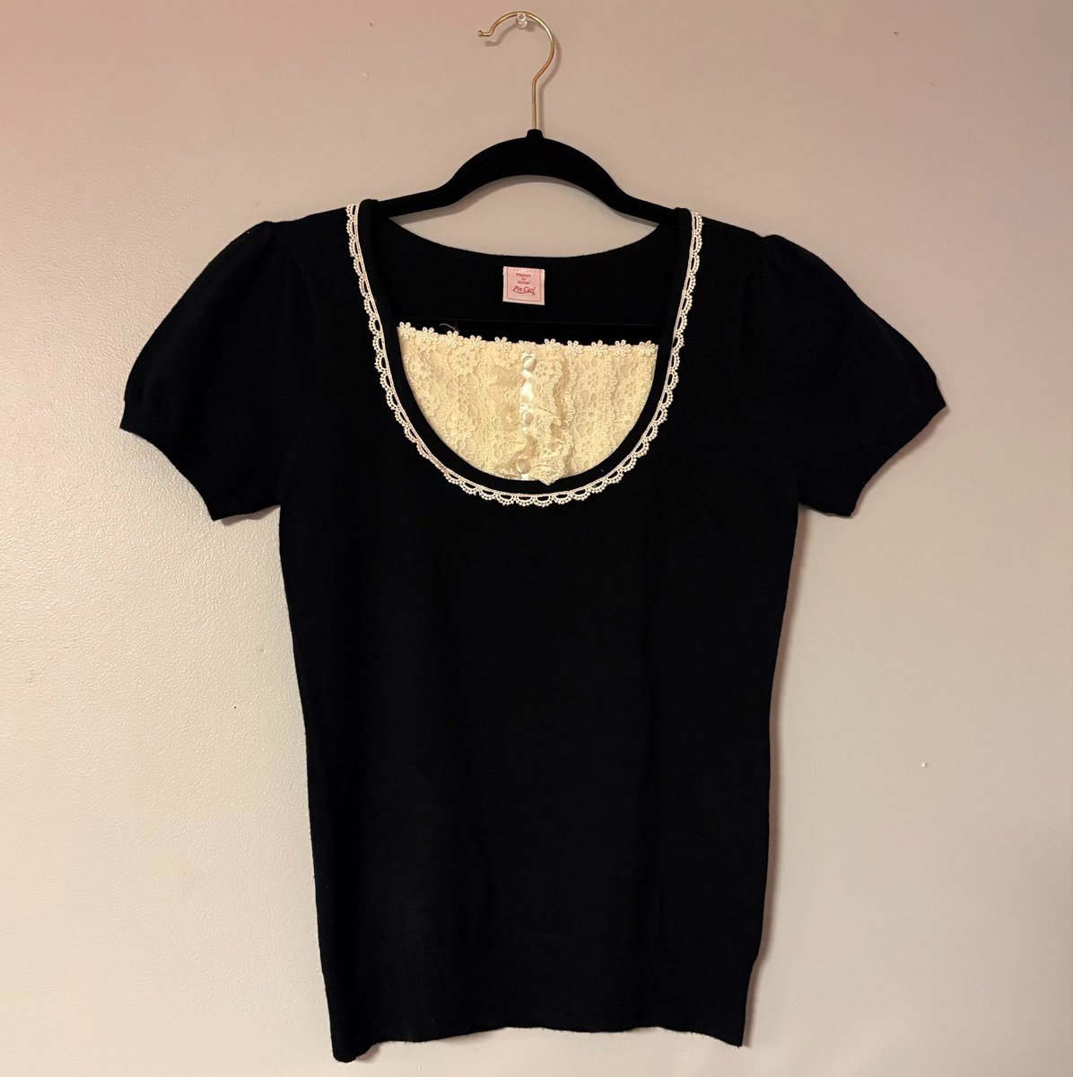 moedorable's tweet photo. i got this shirt from the thrift the other day ,, so cute >.< https://t.co/9NTltw2BPF
