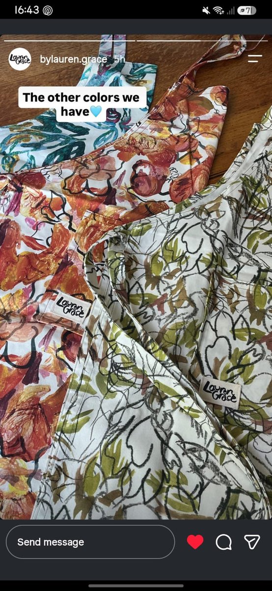 D_Molatoli's tweet photo. My daughter's friend Lauren Grace, who is also an artist based in Cape Town, started this beautiful business of creating, printing her own fabrics, and makes all kinds of products..aprons, toiletry bags, table cloths, tote bags and lately some cute little tops. All hand made. Please support her good people. We'll appreciate. 🥹🙏🏽❤️

Instagram: @bylauren.grace
Phone: +27 795310505
Email: 304laurenjones@gmail.com
Website link: https://t.co/GZbmO1LaaK
