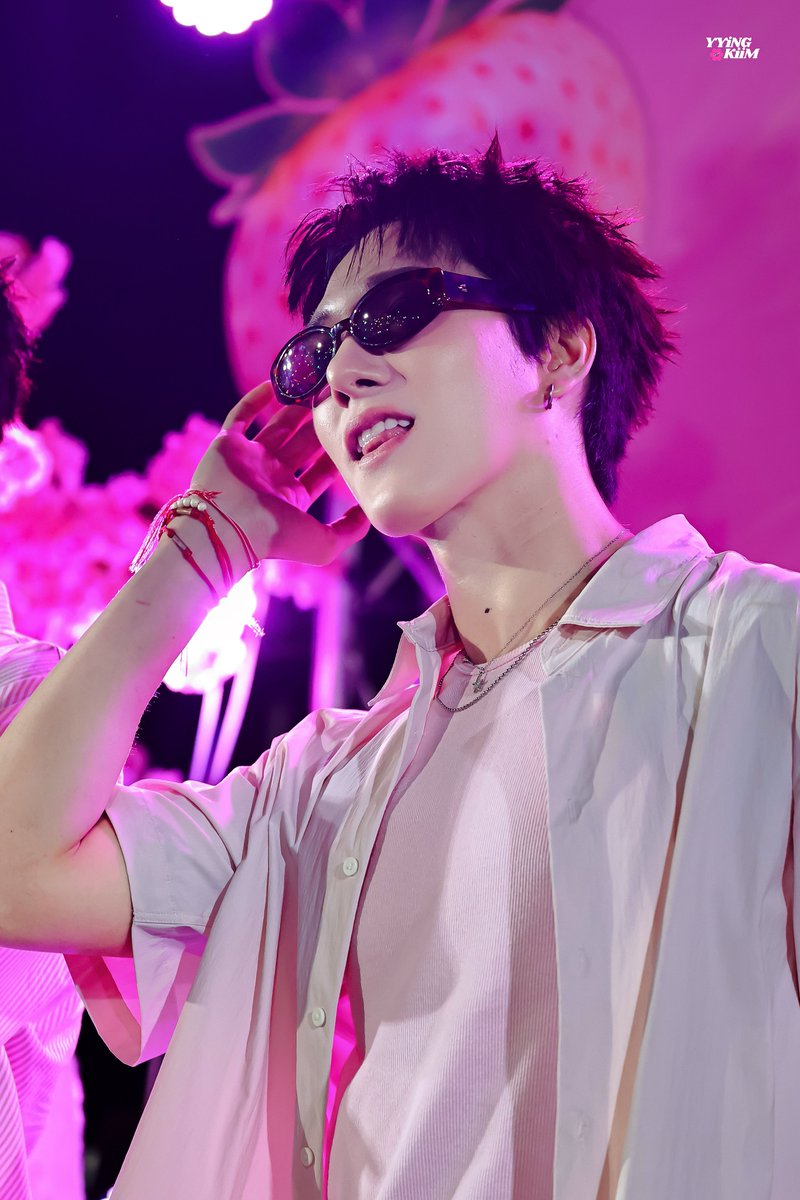 __yyingg's tweet photo. พี่ดาราขอมาด ใส่แว่นดำสักครู่

OISHI 10 BAHT SKYNANI

#OishiFinFestxSkyNani
#โออิชิ10บาทคุ้มคัก #hirunkit_ https://t.co/E7QO143d3m