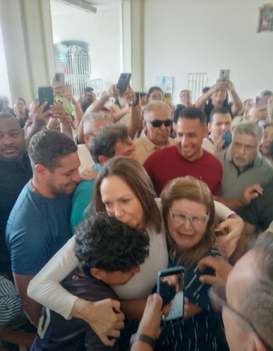 agusantonetti's tweet photo. HISTORIA PURA 🇻🇪 https://t.co/YPUFTfHi5R