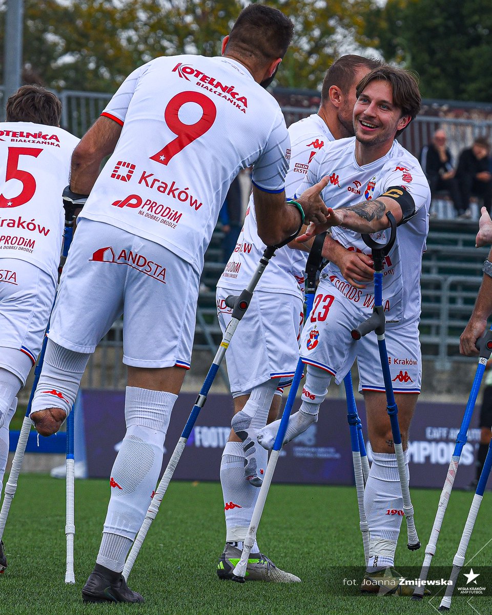 WislaKrakowAMP's tweet photo. O 18:00 włączajcie kanał YT Wisły Kraków i wspólnie kibicujecie nam w walce o wygranie ampfutbolowej Ligi Mistrzów! 🔵⚪️🔴

Na żywo ▶️ https://t.co/pONFOsLUB6 https://t.co/WshS7f4f94