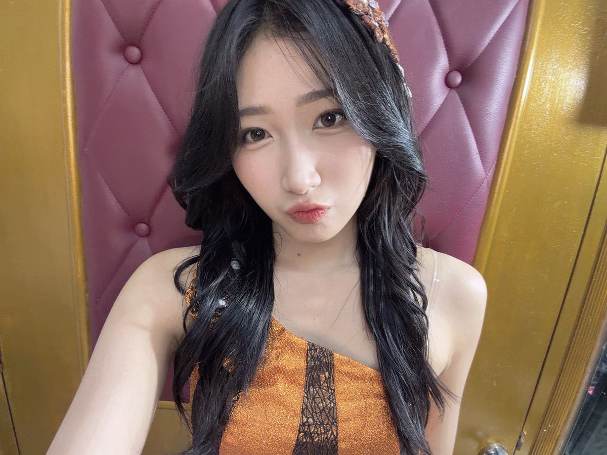 Levi_JKT48's tweet photo. terima kasii untuk passion 200% hari iniii~ jangan lupa #LevReport nya yaaa 😚😚 hati-hati di jalan &amp; selamat istirahat!! ❤️‍🔥❤️‍🔥❤️‍🔥 https://t.co/E9DU2a2dPh
