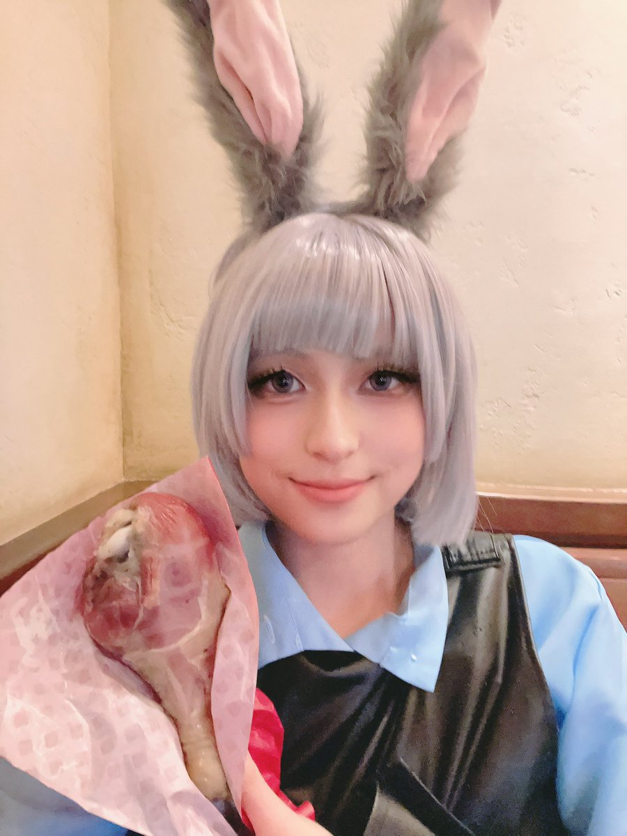 harima_yo's tweet photo. これは肉を片手に笑顔の🐰
意味不明な写真ばっかり盛れるのはなぜ https://t.co/15I6fDO6vK