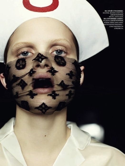 amorprnt's tweet photo. Louis Vuitton nurses for S/S 2008 https://t.co/7CoELXQRoO