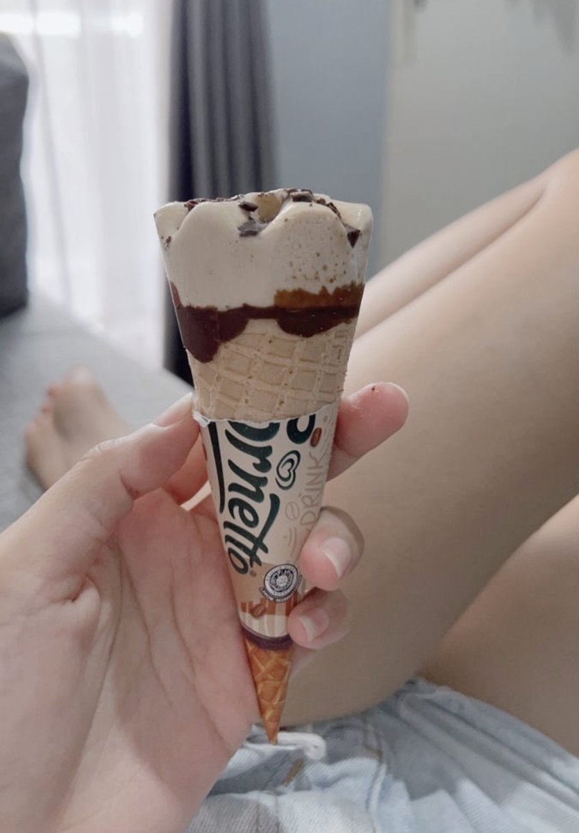 Yurilnbq's tweet photo. เหงาอยู่ห้องอมไอติม  เสียงในหัวอยากอมควย 🤤 #บ่อวิน #นัดเย็ดบ่อวิน https://t.co/dn5CWUeshN