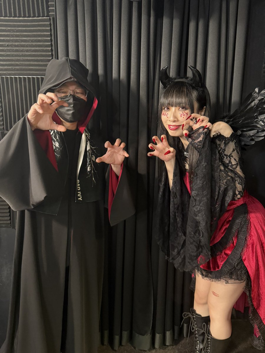 dk__1007's tweet photo. 推しのハロウィンライブに
行ってきました😆😊
楽しかったです😆😊
抽選も当たり
良かったです😆😊
#すやすや睡花部隊
#あゆゆといっしょ
#はに派 https://t.co/bCBOvqW9O9