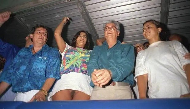 petrossauro tweet picture