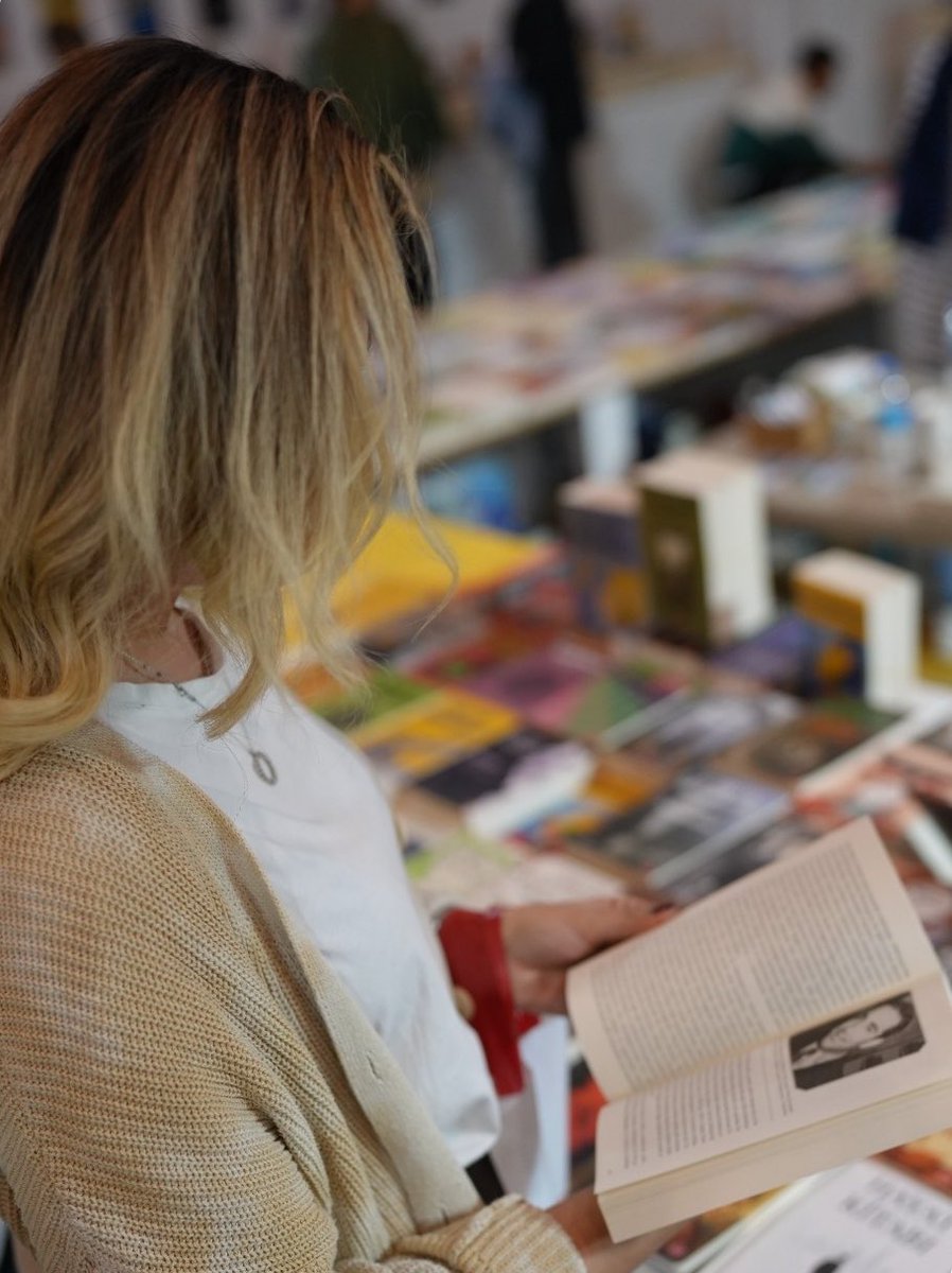 samsun_kitap's tweet photo. Kitaplar, hayal gücünün en güzel yolculuğudur. ❤️

📅 24 Ekim – 1 Kasım 2026
⏰ 09.30 – 20.00
📍 Samsun Fuar ve Kongre Merkezi

#SamsunKitapFuarı https://t.co/c3mc8GKlEA