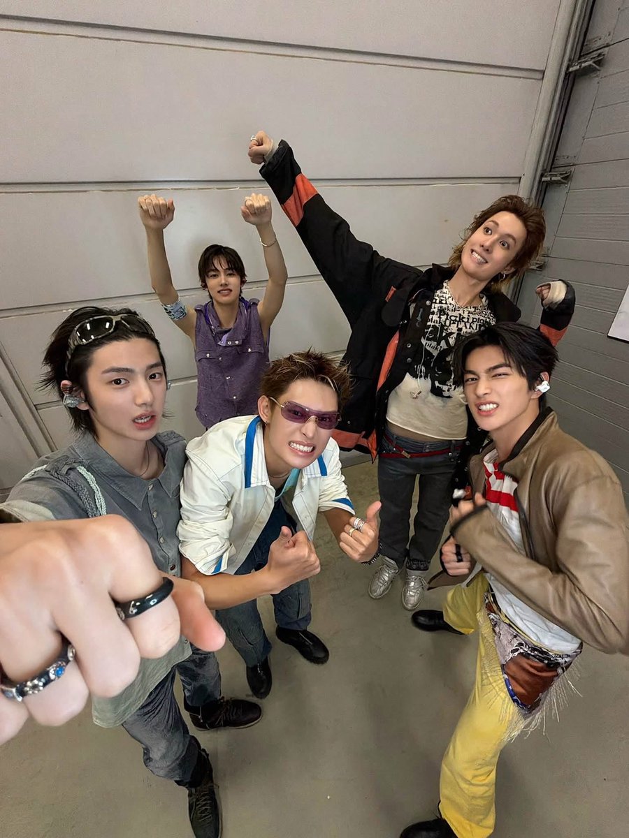 cortishieldvn's tweet photo. [261028] ✮⋆˙CORTIS DAILY BRAND REPUTATION BOOST✮⋆˙

GOAL: 160 Likes, 250 Replies, 100 Quotes
Leave a sweet message for CORTIS in Vietnamese, English or Korean!

NO EMOJI
NO COMMENT THE SAME
NO SPAM 
ADD PICTURES, VIDEOS

>>> REMEMBER TO HASHTAG AT THE END: #CORTIS #코르티스
>>> NOTES: No comment limit per account, but must be spaced at least 10 minutes apart