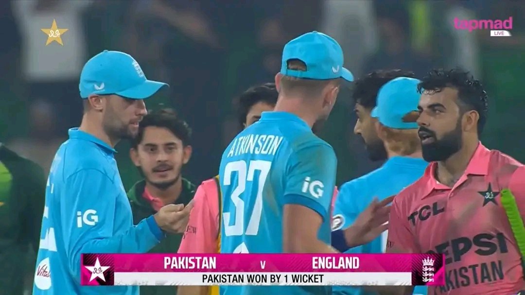 sultan56's tweet photo. Technologya 😂💪

#PAKvENG #PakistanCricket #Pakistanimen #Englandcricket https://t.co/nCRlbMGTdB