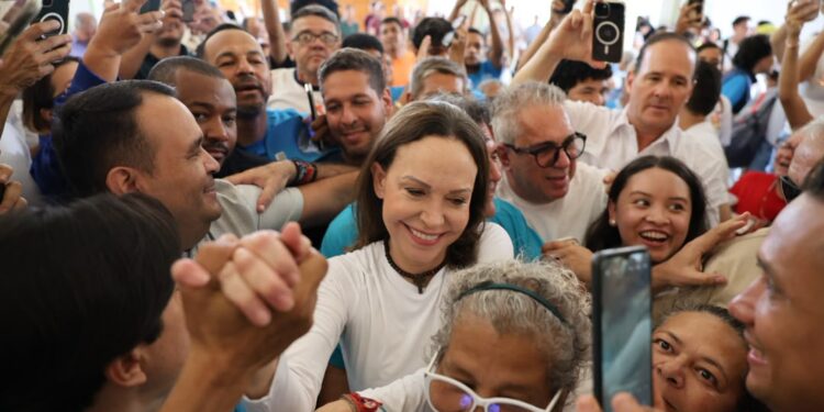 endsequera's tweet photo. María Corina en Venezuela 🇻🇪 https://t.co/FxbtIrF7jI