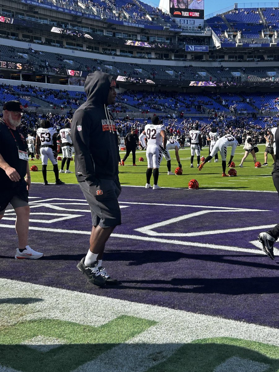char_cliff's tweet photo. Shemar Stewart pregame 

Inactive today. The odd man out this week on a crowded, and healthy, defensive line unit https://t.co/DEmSmrtdfg
