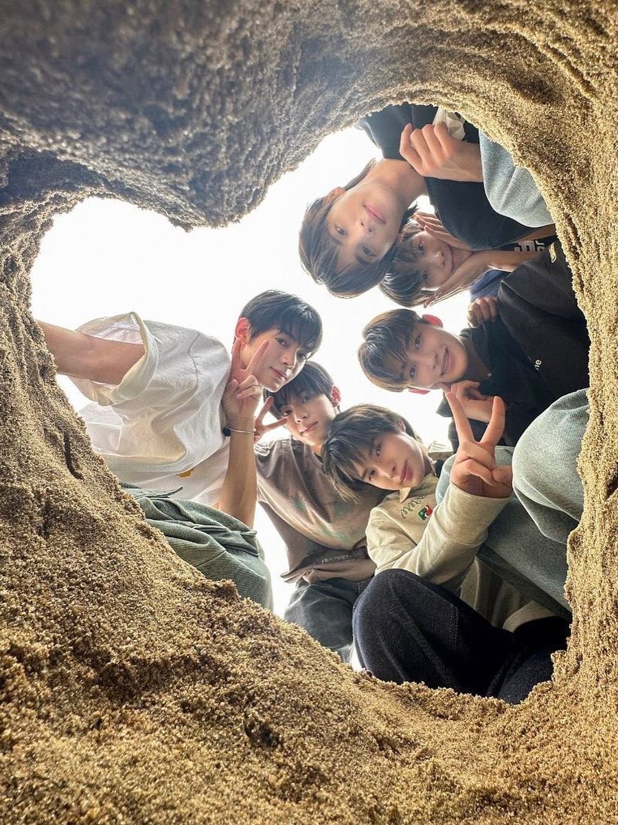 eyfbddl427's tweet photo. 매장(?) 당하는 시점 사진 계속 주는거 귀여움 https://t.co/5J5V5xmZCh
