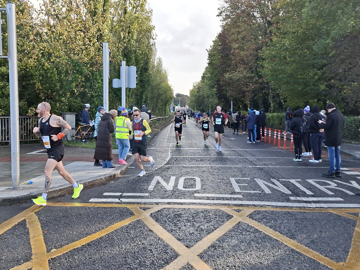 eoinheal's tweet photo. #StormBeolo didn't stop lots of people enjoying the autumn sunshine this morning @MetEireann @dublinmarathon @PhotosOfDublin @LovinDublin https://t.co/WtSNdt48hn