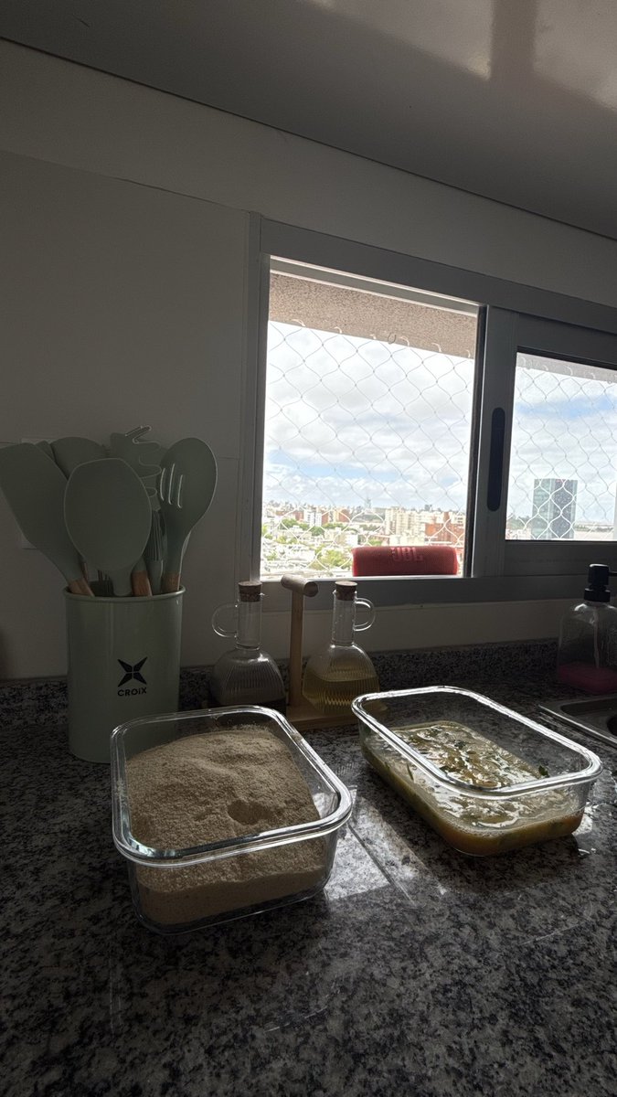 mai_rxdriguez's tweet photo. y si comemos milanesa y dormimos la siesta juntos? enviar https://t.co/1cMdAWWAaE