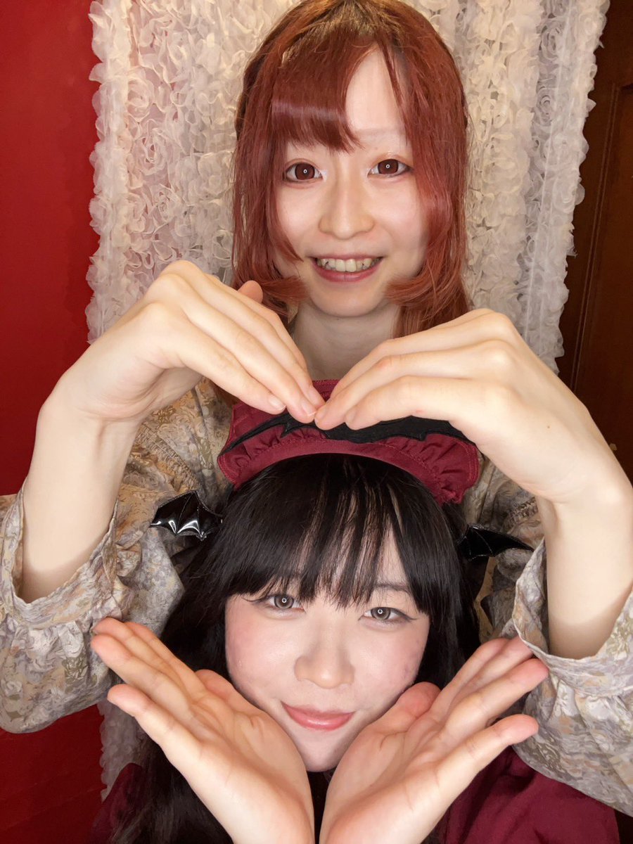 amazora_lilith's tweet photo. ことちゃんと撮りました！！
チーム新人ズです🖤✨🕊️ https://t.co/0tgGZmOdoW