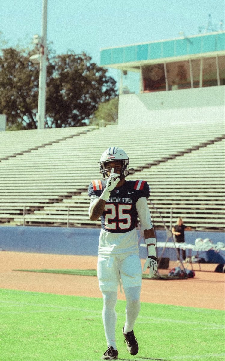 MarcusAWatkinss's tweet photo. FILM 1-8 ROLL THE TAPE ‼️
5’11 175 📏
4 INTS BALL HAWK  
6 PBU’s 🔒
27 TOT 💮
https://t.co/zg3KkreVXm
@Ski_Axel @CoachBoundsWIU
@RyanLewis_38 @CoachRomeroCP
@CoachZug @coach_minaya
@Shukrany_Kaputo @DevinRHoliday
@CoachFrase @georgemoreno_
@DWalls2ND @CoachWalkerIV @gnduff
@CoachSewellUWG @RyanLewis_38 @DuckettOfficial