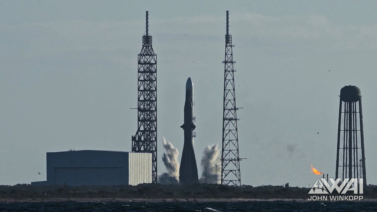 FelixSchlang's tweet photo. 🗼 BLUE ORIGIN'S NEW GLENN TOWER IS BACK

CEO Dave Limp: "Module 9 done. Standing tall again at LC-36! The Vehicle Access Tower is fully assembled, with every module repaired and back in place. This was a monumental effort." https://t.co/T09N3iBSkC