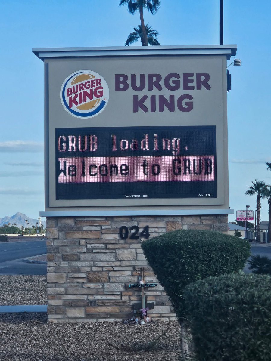 Itsfoss's tweet photo. Grub is KING https://t.co/Gzxgl27jnh