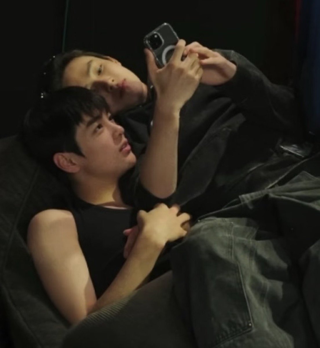 ukknsh2's tweet photo. 그렇게 좋냐? https://t.co/Bt0OKbkqpG