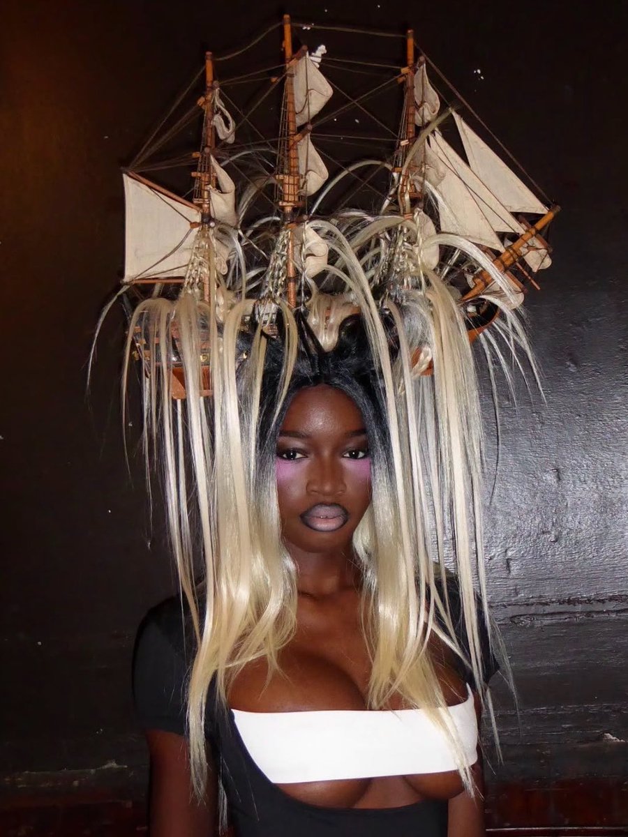 NIYMUSE's tweet photo. Shipwrecked hair art on Naomi Obuseh for 1XBLUE aw26 by Lois Saunders https://t.co/g83KKqKfi0