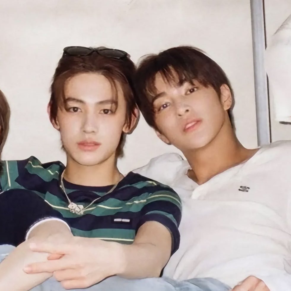 stopsibal1413's tweet photo. 쌍둥이 하준셩연 보자 #낭셩 #재업 
<하준건오                              건오셩연>

엄하준 좋아하는 안건오랑 안건오 좋아하는 엄셩연
술김에 둘이 잤는데 그뒤로 하준이 생각날때마다
셩연이 부르는 건오

내 이름 불러봐, 윽, 하준아
눈마주치면서 움직이는데 죽어도 셩연이 안 부름 https://t.co/3zF4z8I4L7