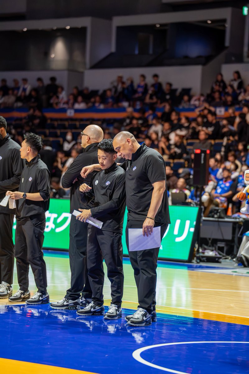 _oxo_079's tweet photo. 2026.10.24
#茨城ロボッツ vs #アルティーリ千葉
#前田怜緒 とアダおじ握手からのハグとても笑顔がよかった！
茨城は勝った時のふわふわした雰囲気がとてもすき〜･:*+. https://t.co/TGz0v1bJ9d