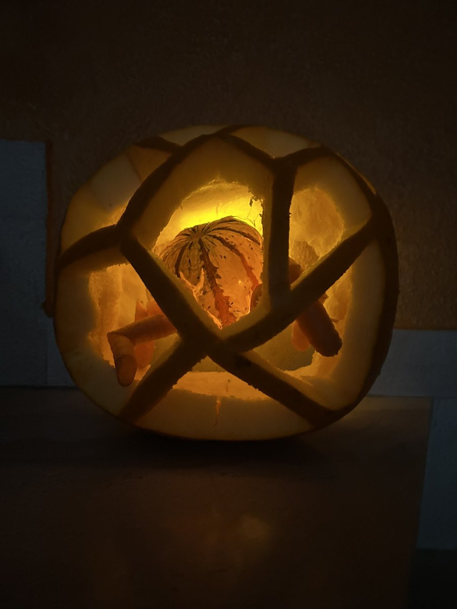 deathcabforrest's tweet photo. rocky pumpkin :3 https://t.co/fN3MY24nVx