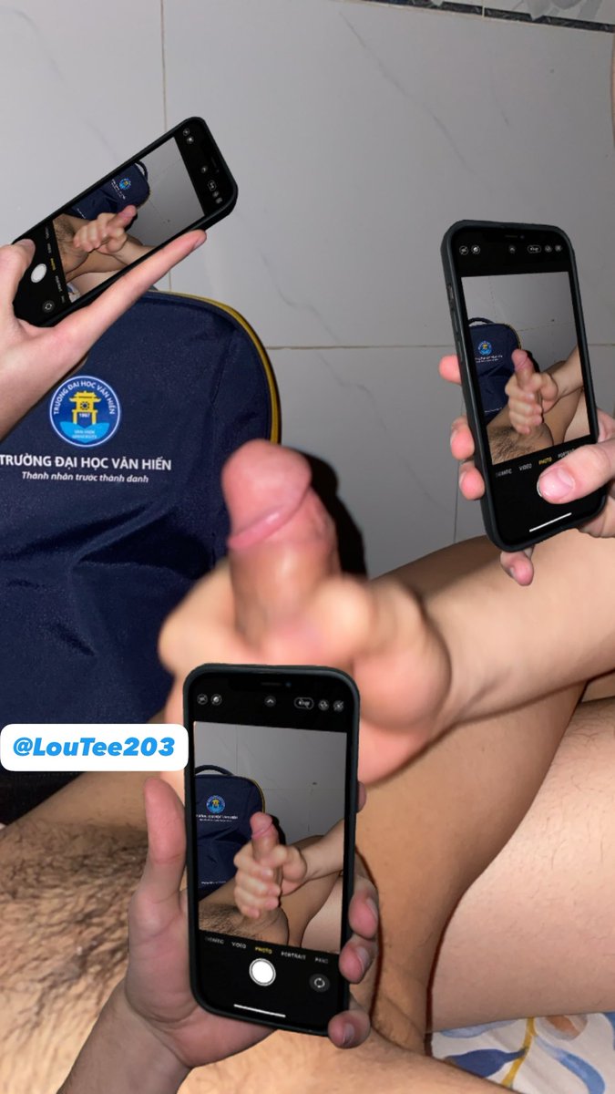 LouTee203's tweet photo. Bạn có tự ti về cặc mình không🙂‍↔️ 
Tee thì không😗 https://t.co/KxPafnst3U