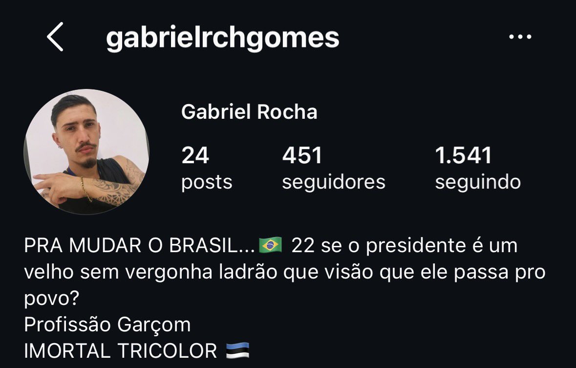 almodovfilms's tweet photo. profissão GARÇOM pqp é brincadeira mesmo (marquem o tre de sc e o tse) https://t.co/e69k4m3RLs