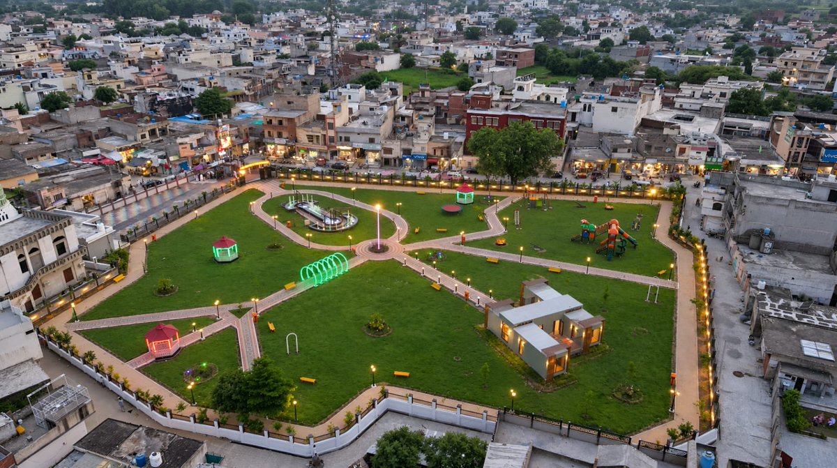 MaryamNSharif's tweet photo. A Ladies &amp; Children Park has recently been opened in Tanda, Gujrat. This densely populated area had no recreational space. The park features a library, fountain, gazebos, play area and jogging track. People are loving it. Have fun 🤩 https://t.co/qNu4kks3U8