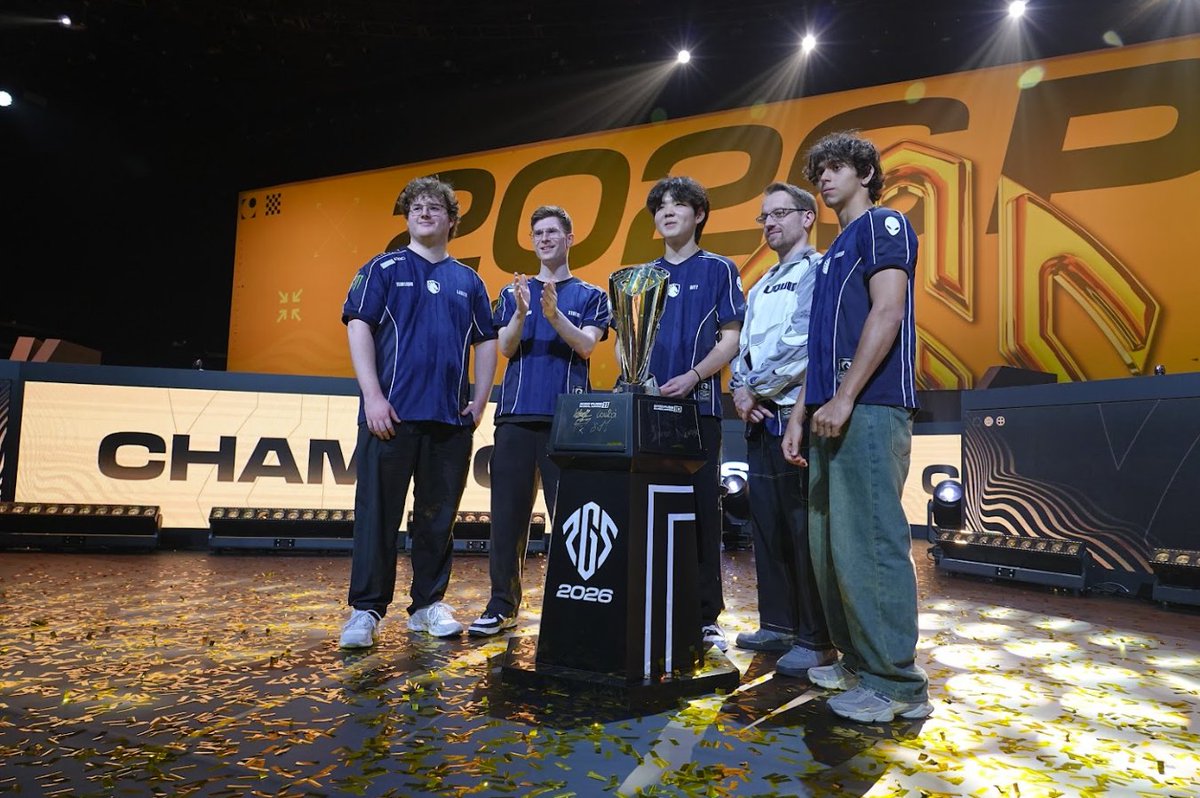 TeamLiquid's tweet photo. 🏆 CHAMPIONS of PGS 11! 🏆

@PurdyKurty
@luke12PUBG
@CowBoixxx
@diyycc https://t.co/7XjpklWoQi