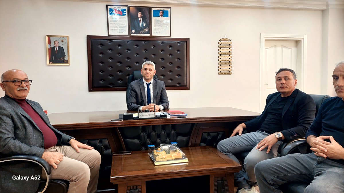 AlacaMem's tweet photo. İç Anadolu Şehit Aileleri ve Gaziler Derneği Başkanı Zeki DİLMEN Kıymetli Gazilerimiz Gazi İkram ŞAHİN ve Gazi Elvan ASLAN ile İlçe Milli Eğitim Müdürümüz Emrullah ŞAHİN'i makamında ziyaret ettiler.

@tcmeb
@Yusuf__Tekin
@Corum19MEM
@CemilCaglar60
@emirsahin6133 https://t.co/FjvJR9qDRT
