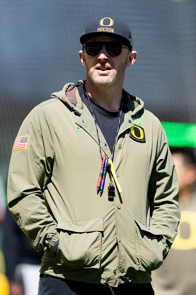 PeteThamel's tweet photo. Oregon announces the dismissal of offensive coordinator Drew Mehringer. https://t.co/W2Dc3MdDjH