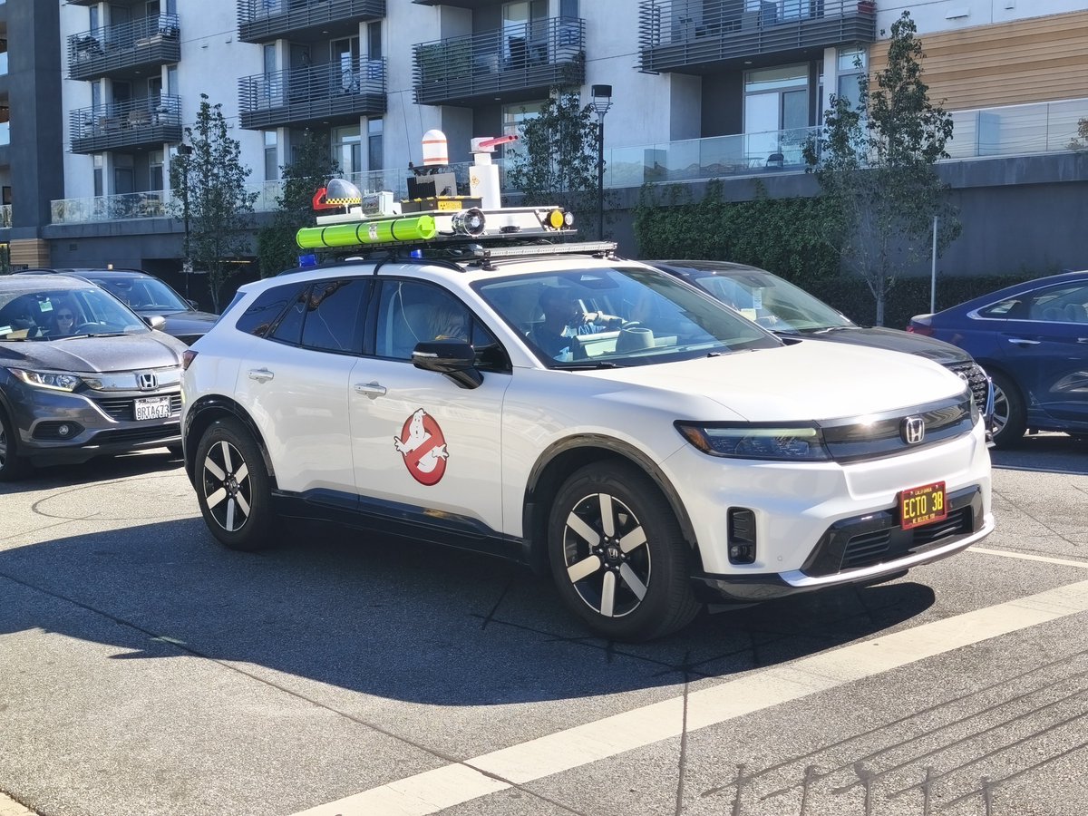 Cyantooth's tweet photo. Who you gonna call? https://t.co/NX3obHWaR7