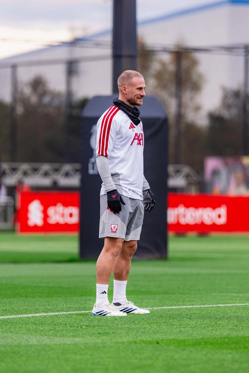 CHARLESinLfc's tweet photo. This Nigga Needs a New Contract 🤜🏾🤛🏾❤️ ". https://t.co/JrkZmNjkDG