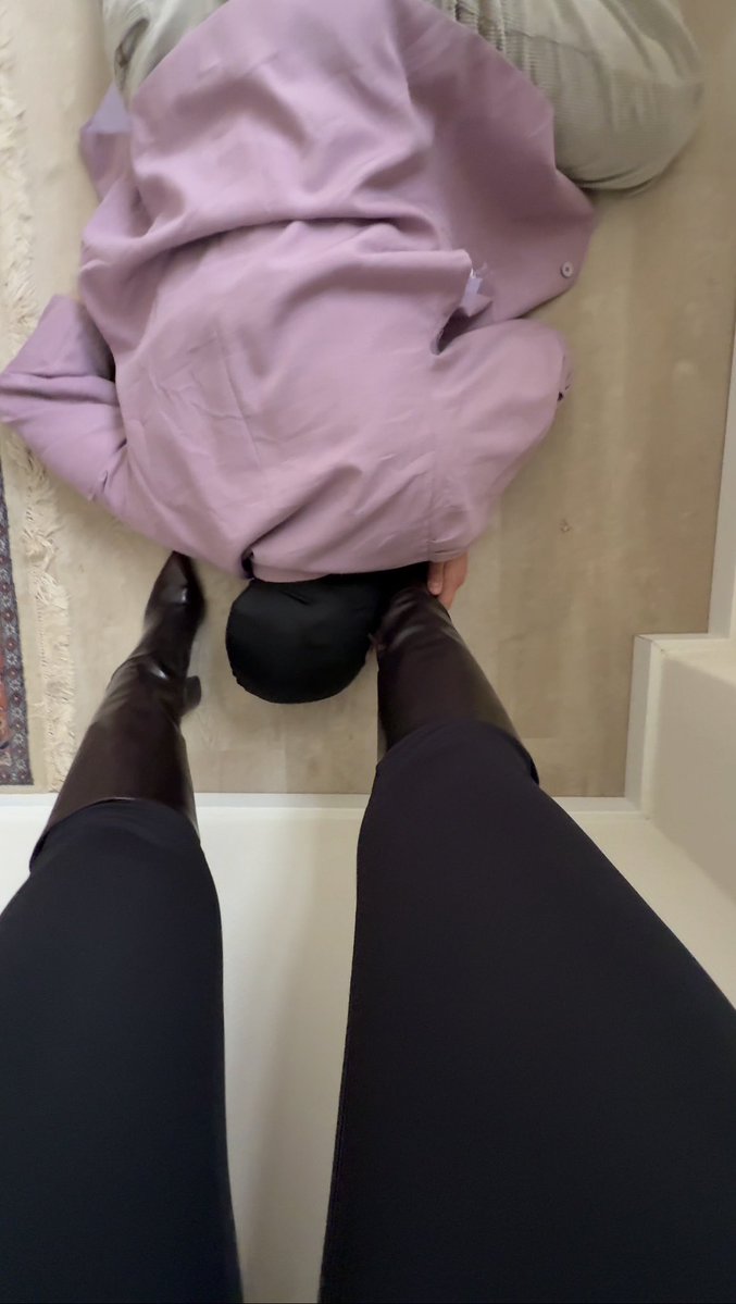 allforellaa's tweet photo. male loneliness epidemic hit so hard that sending me your weekly salary is now considered your primary social interaction 😭 https://t.co/Ygb0rfvM4z
