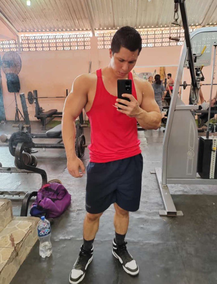 RCastbac's tweet photo. Siguiente dxnxmica, recuerden votar por el fav, la revelación será el día de mañana.

Esta vez traemos a:

🏃🏻Arturo 

🏋🏻‍♂️ Alfredo

Vxten por su favorito y recuerden dar Rt. 
Bxsxs. https://t.co/Th9Id6wZpb