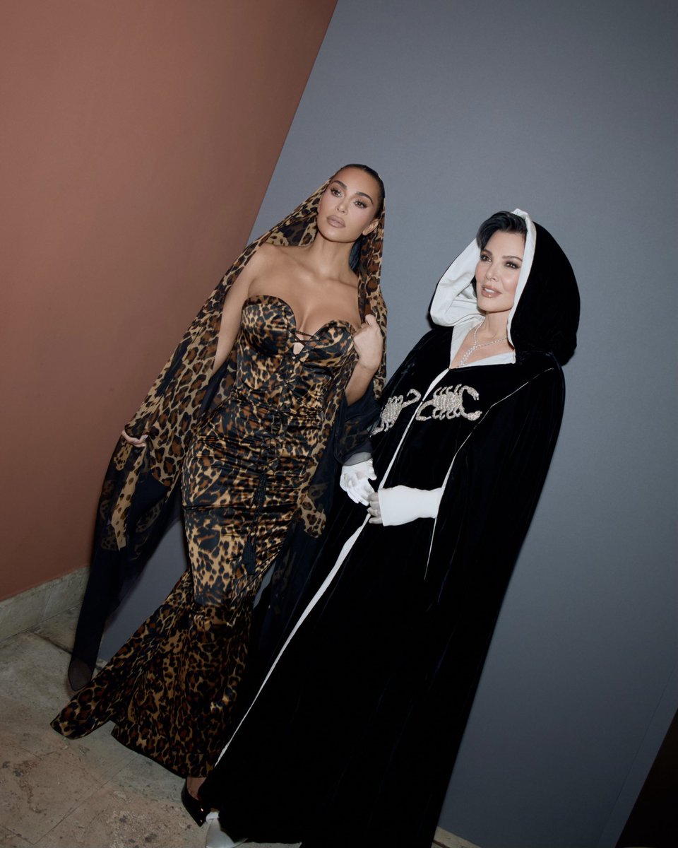 KimKardashian's tweet photo. ROME FILM FESTIVAL-ALL’S FAIR PREMIERE https://t.co/dYnMzbE8ZN