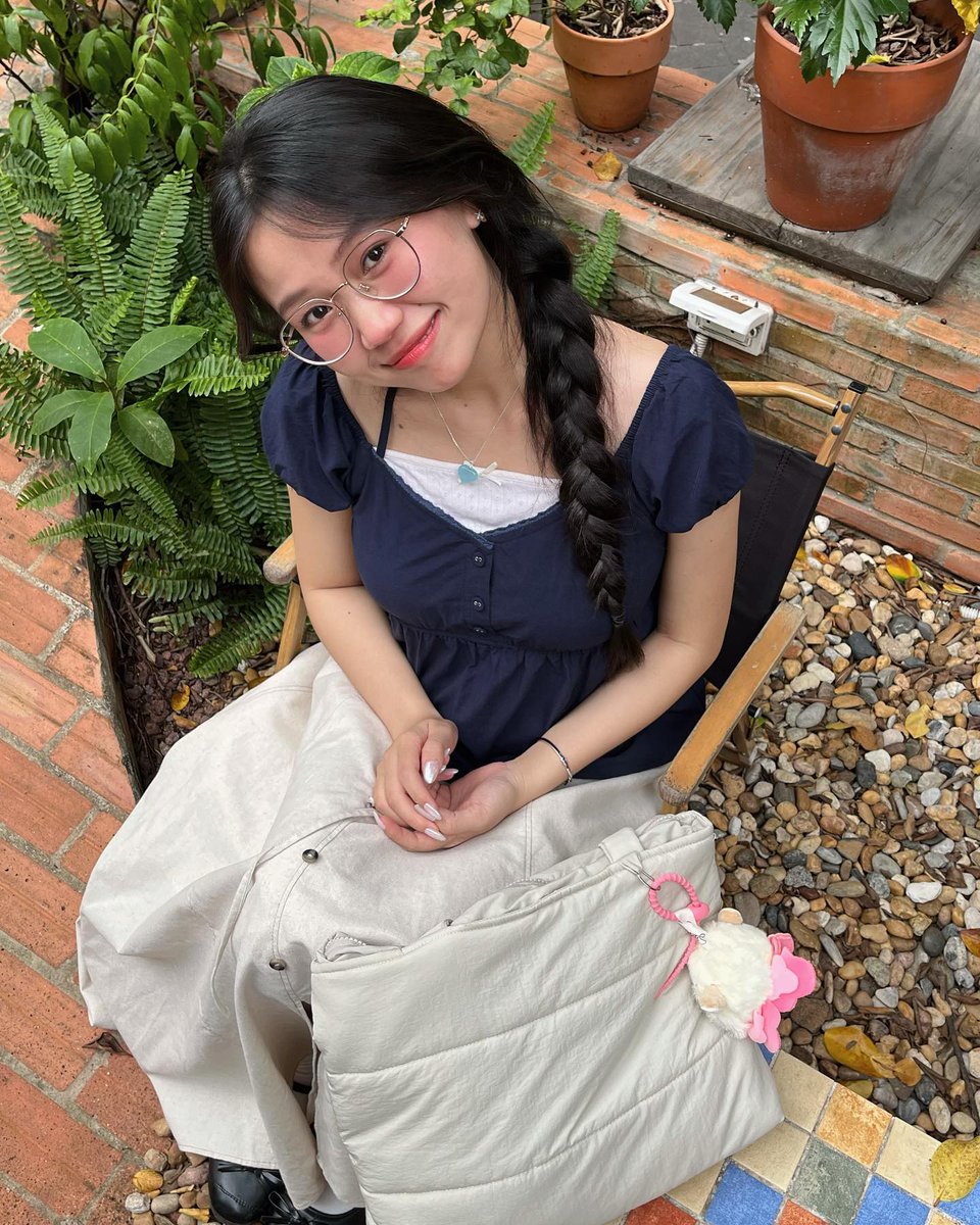 JustAnnie96's tweet photo. なんとなく物思いにふけってしまう、そんな秋の夜長。結構大事なことだと思うんだ。 🚀💖
jVsw https://t.co/ffLxx2Xuuk