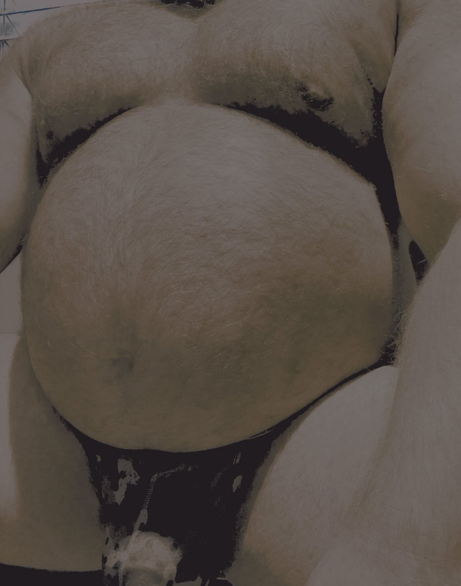 STORMCL0AKS's tweet photo. Even while suffering winter weight from his species, the demigod is still stronger than all of you 💢. https://t.co/KtRSx49fTT