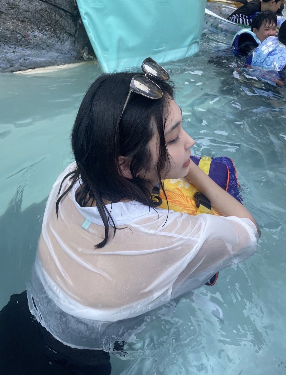 apsiwhx's tweet photo. (´.•﹏•`) https://t.co/5nkoVsoxiz