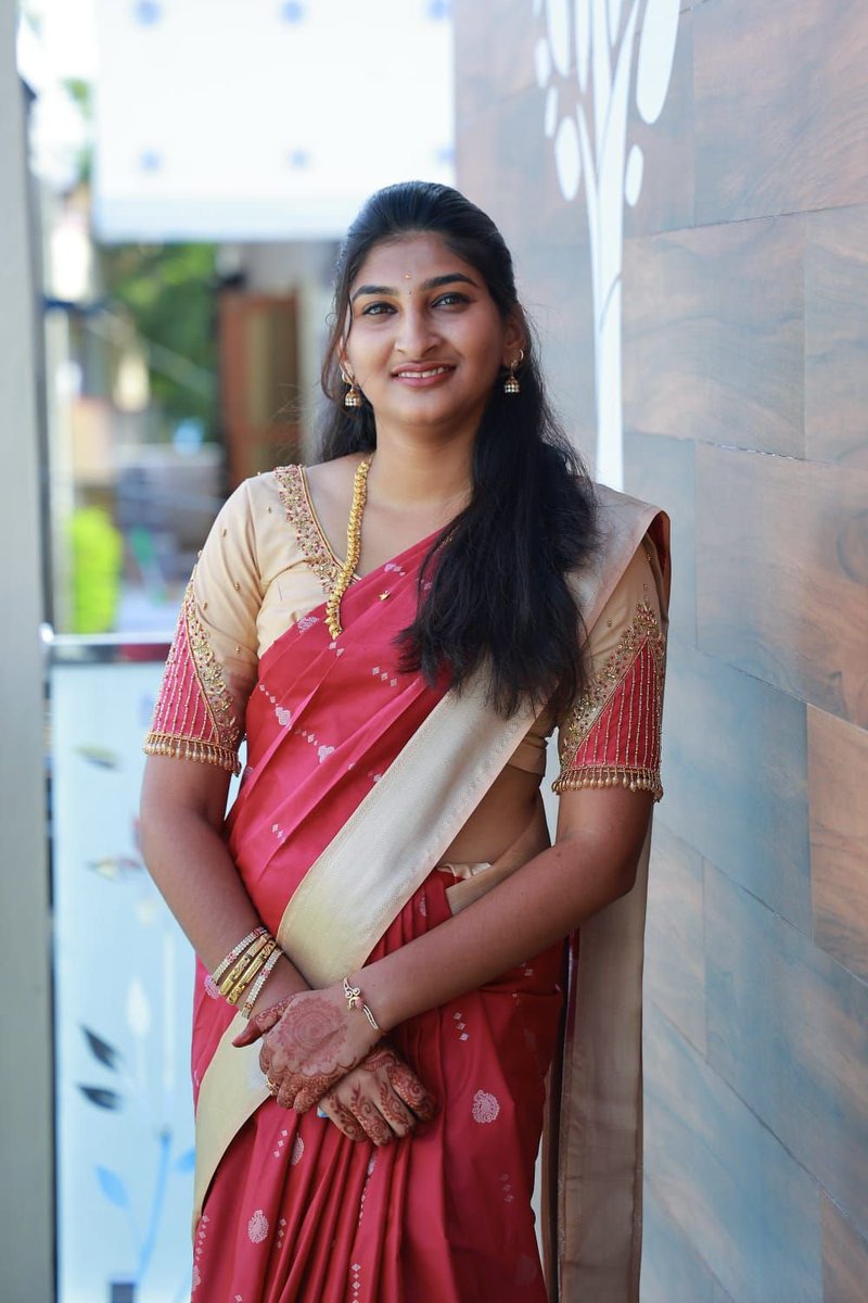 ft_Jordy_69's tweet photo. Follower cousin mundai😋Summa thookala irukka thevidiya mava.. Costly pundai ya iruppa pola nalla minukittu thiriyira🤤Pakka Wife material ivalam🥵Apdiye aranju padukka pottu rendu kaium kattitu romance panni kalutha nakki paavadaya thooki pundaiya nakki paruppa taste pannanum👅 https://t.co/aahelExoEu